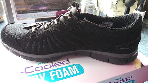 Shoe Store «Famous Footwear», reviews and photos, 5151 Borgen Blvd, Gig Harbor, WA 98332, USA