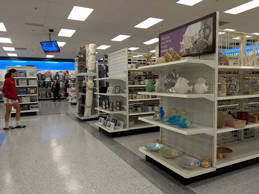 Clothing Store «Ross Dress for Less», reviews and photos, 2327 Street Rd, Bensalem, PA 19020, USA