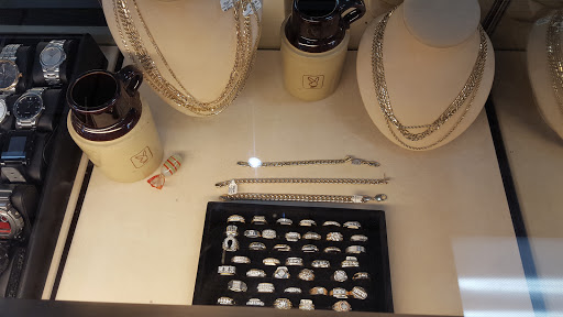 Pawn Shop «GNT Jewelry and Loan Kenosha Pawnshop», reviews and photos, 7944 Sheridan Rd #3, Kenosha, WI 53143, USA