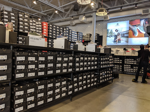 Shopping Mall «Twin Cities Premium Outlets», reviews and photos, 3965 Eagan Outlets Pkwy, Eagan, MN 55122, USA