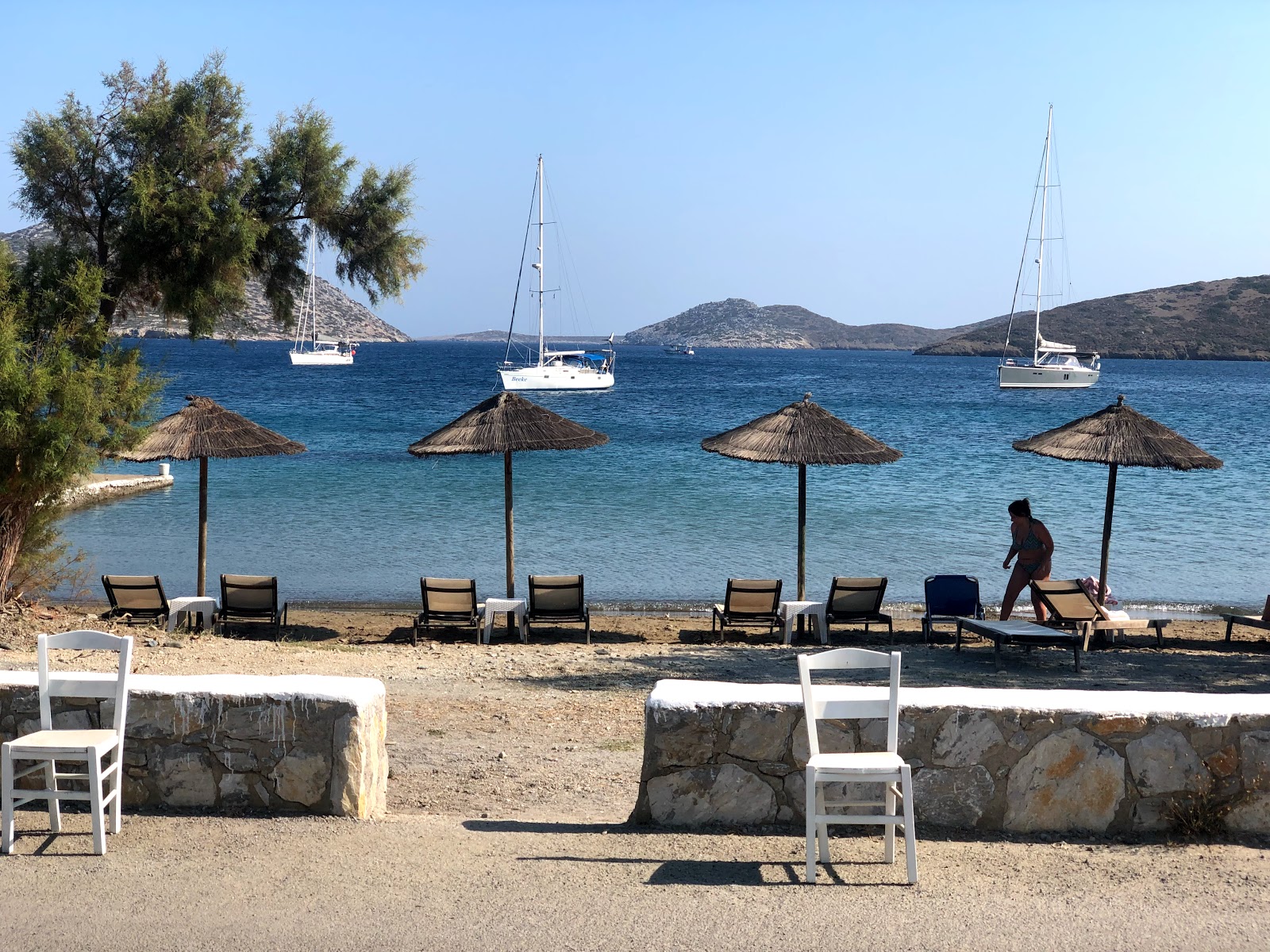 Foto af Schinoda Beach med høj niveau af renlighed