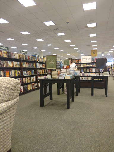 Book Store «Barnes & Noble», reviews and photos, 410 Peachtree Pkwy #252, Cumming, GA 30041, USA