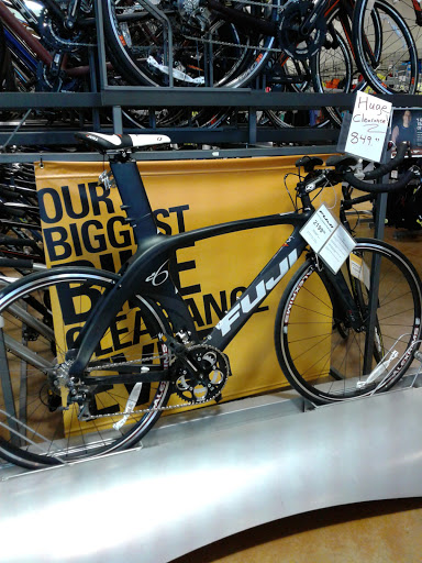 Bicycle Store «Performance Bicycle», reviews and photos, 155 W Golf Rd, Schaumburg, IL 60195, USA