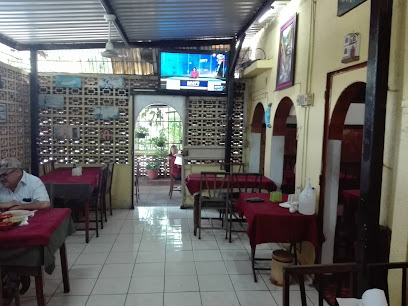 Restaurante El Yugo - MQXP+57C, San Salvador, El Salvador