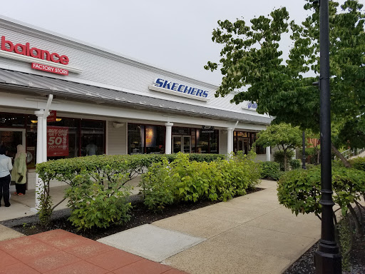 Shoe Store «SKECHERS Factory Outlet», reviews and photos, 241 Fort Evans Rd NE #1233, Leesburg, VA 20176, USA