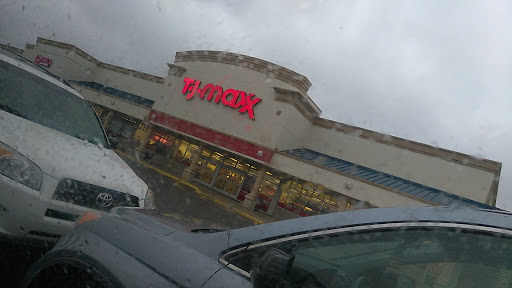 Department Store «T.J. Maxx», reviews and photos, 231 Airport Plaza Blvd, Farmingdale, NY 11735, USA