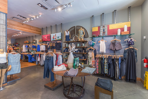 Clothing Store «prAna Denver», reviews and photos, 105 Fillmore St #109, Denver, CO 80206, USA