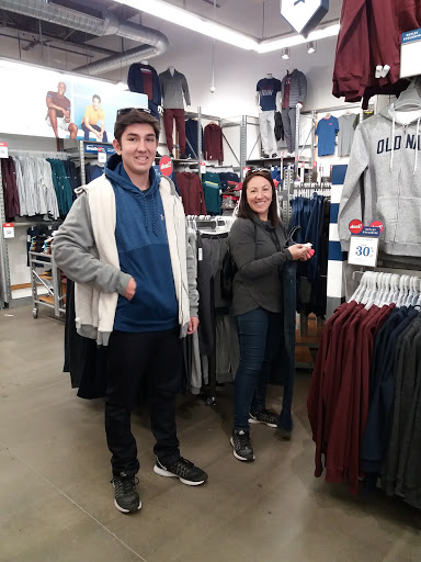 Clothing Store «Old Navy», reviews and photos, 15661 S Apopka Vineland Rd, Orlando, FL 32821, USA