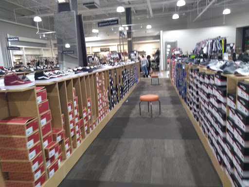 Shoe Store «DSW Designer Shoe Warehouse», reviews and photos, 1 Walden Galleria, Buffalo, NY 14225, USA