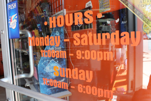 Tobacco Shop «Sweet Tooth Smoke Shop», reviews and photos, 2030 W Chicago Ave, Chicago, IL 60622, USA