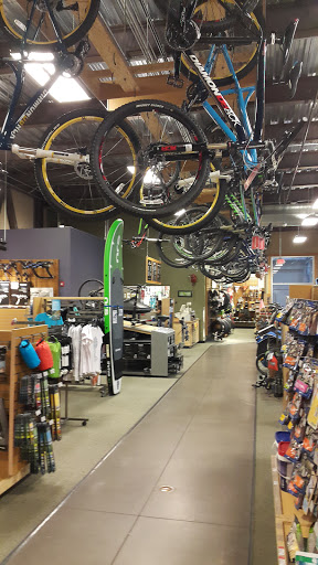 Camping Store «REI», reviews and photos, 7810 N Blackstone Ave, Fresno, CA 93720, USA