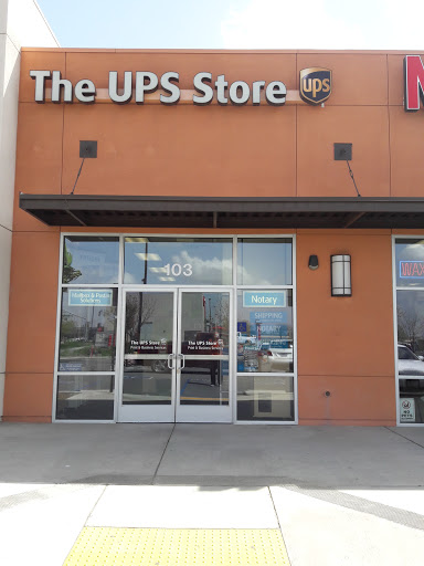 Shipping and Mailing Service «The UPS Store», reviews and photos, 550 Woollomes Ave #103, Delano, CA 93215, USA