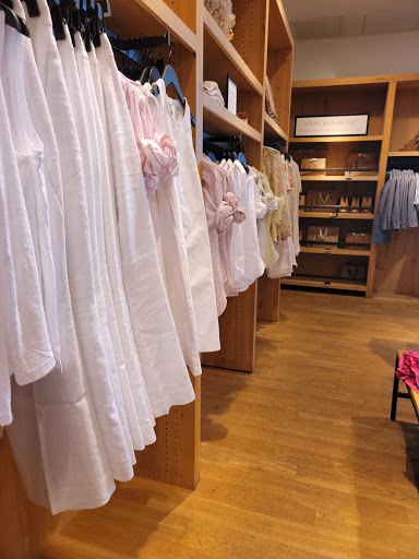 Clothing Store «J.Crew», reviews and photos, 3222 M St NW, Washington, DC 20007, USA