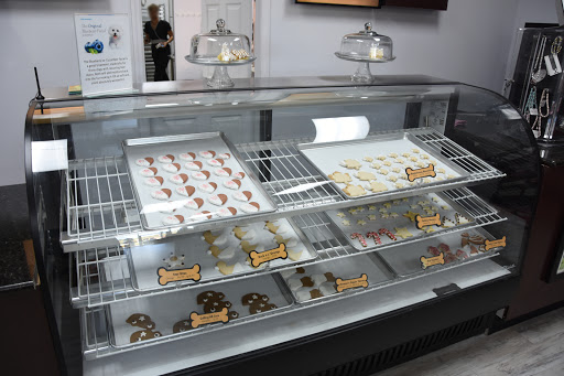 Pet Store «DipidyDawg Gourmet Dog Bakery & Boutique», reviews and photos, 21301 S Tamiami Trail Suite 430, Estero, FL 33928, USA