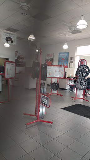 Tire Shop «Discount Tire Store - San Diego, CA», reviews and photos, 5860 Miramar Rd, San Diego, CA 92121, USA