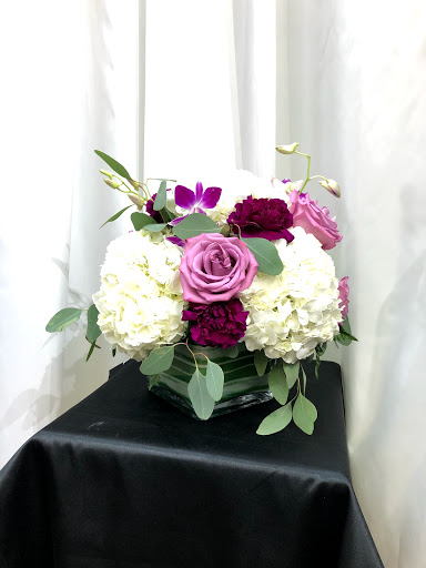 Florist «Ultima Florals», reviews and photos, 81-02 37th Ave, Jackson Heights, NY 11372, USA