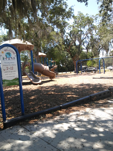 Recreation Center «Gardenville Recreation Center», reviews and photos, 6215 Symmes Rd, Gibsonton, FL 33534, USA