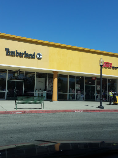 Timberland Factory Store, 681 Leavesley Rd, Gilroy, CA 95020, USA, 