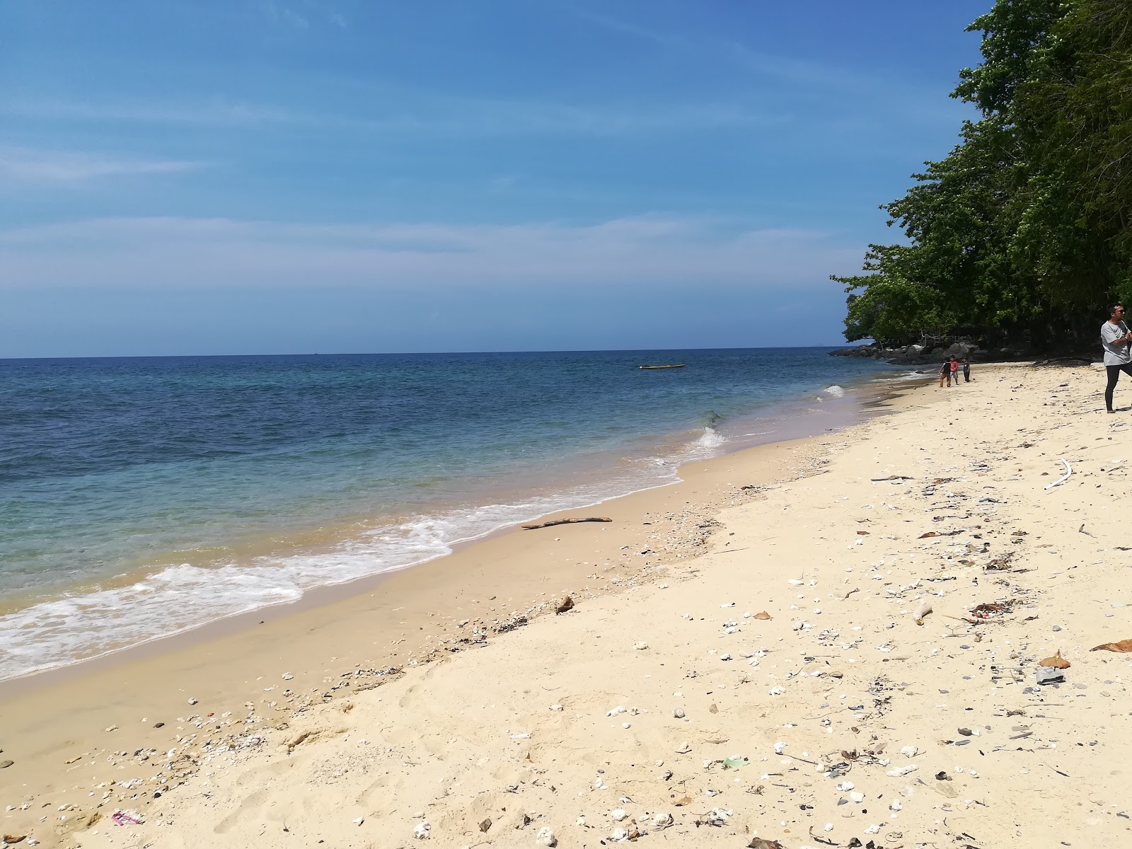 Photo of Kampung Nipah with bright sand surface