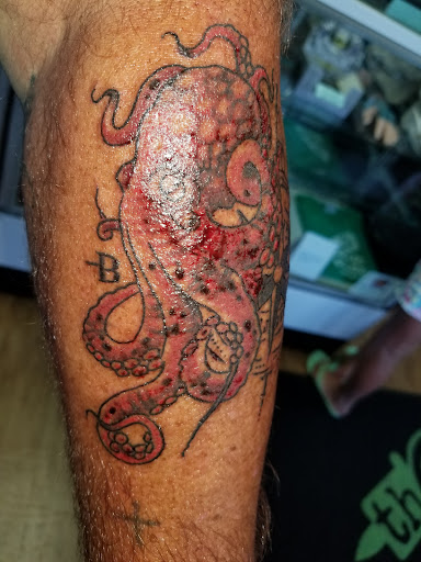 Tattoo Shop «That Tattoo Studio», reviews and photos, 605 N Washington Blvd, Sarasota, FL 34236, USA