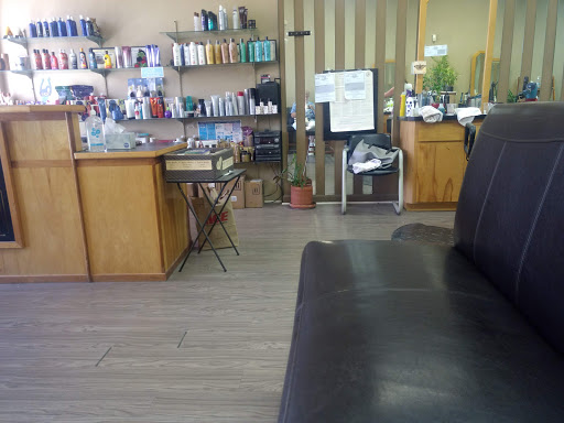 Nail Salon «De Serj For Hair», reviews and photos, 716 4th St, Orland, CA 95963, USA