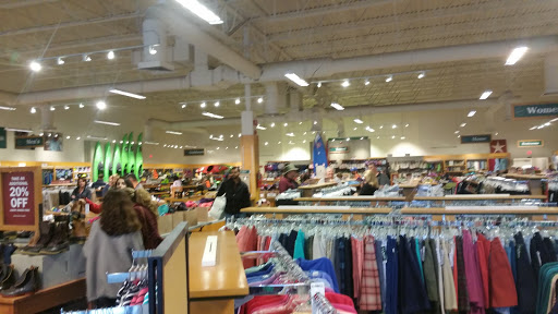Clothing Store «L.L. Bean Outlet», reviews and photos, 31 Gusabel Ave, Nashua, NH 03063, USA