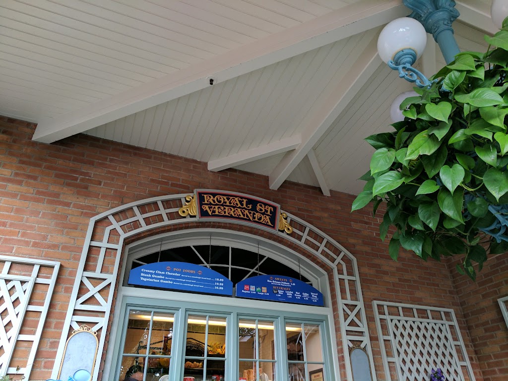 Royal Street Veranda 92802