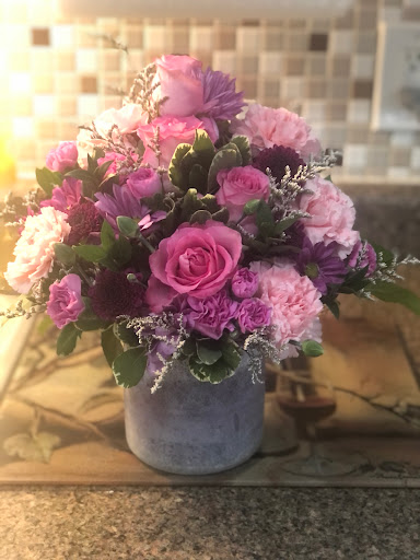 Florist «Stems Florist», reviews and photos, 210 St Francois St, Florissant, MO 63031, USA