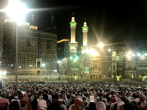 Nightclubs for seniors in Mecca