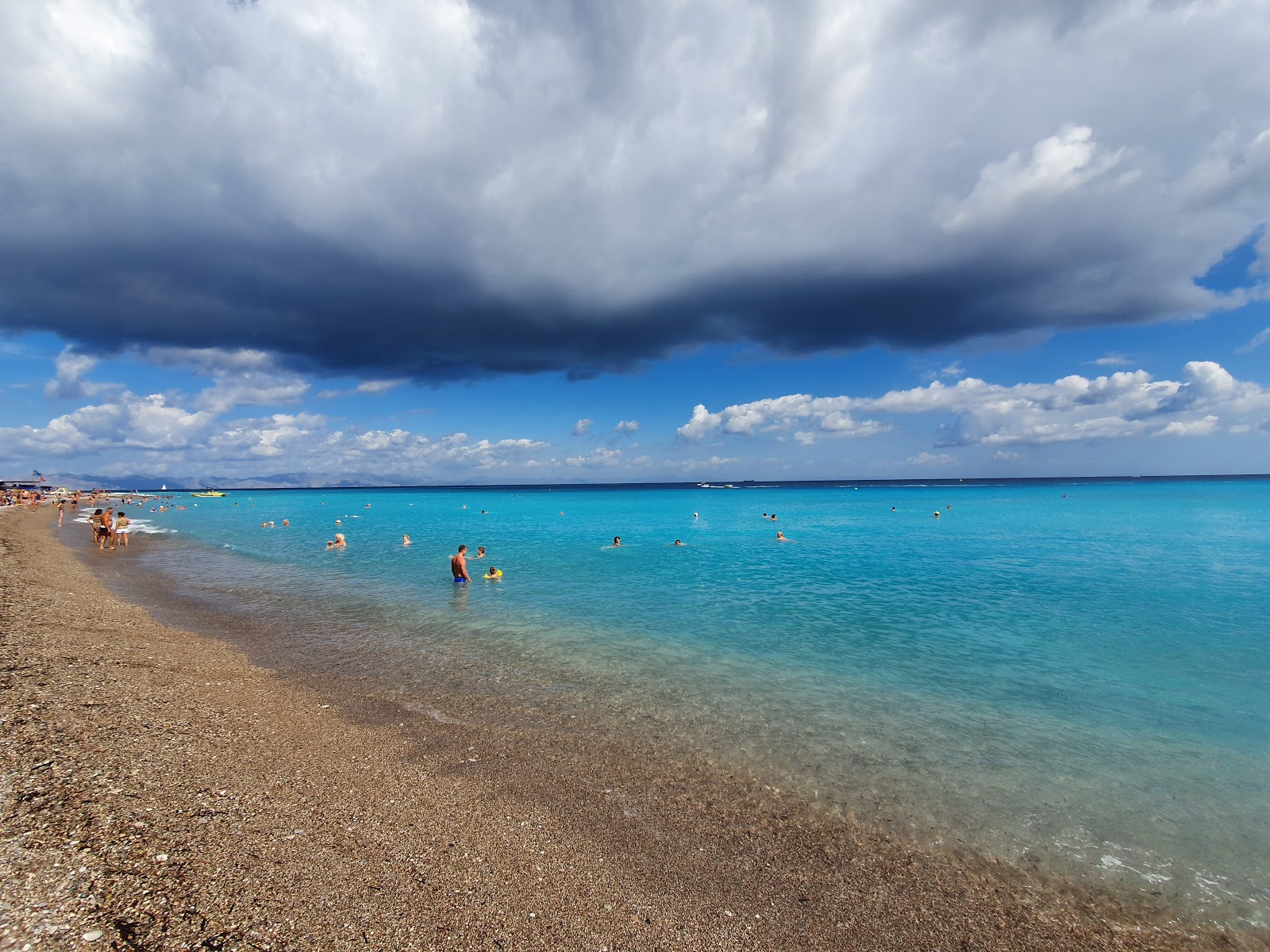 Elli beach'in fotoğrafı çok temiz temizlik seviyesi ile