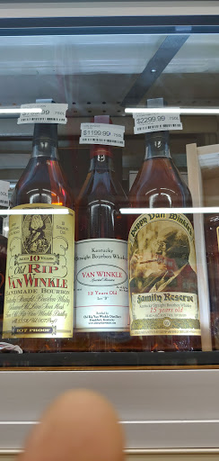 Liquor Store «Foremost Liquors», reviews and photos, 6015 N Lincoln Ave, Chicago, IL 60659, USA