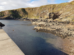 Cove Bay Harbour Beach'in fotoğrafı düz bir kıyı şeridi ile birlikte