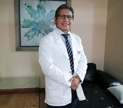 Dr. Enrique Villajulca Quiñones, Ginecólogo