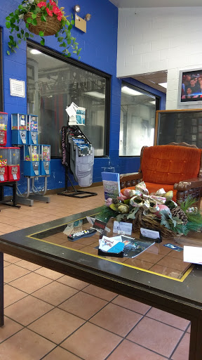 Car Wash «Splash Car Wash», reviews and photos, 250 N Merchants Dr, Oswego, IL 60543, USA