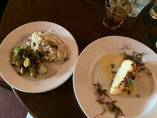 Restaurant «Eleven Restaurant & Lounge», reviews and photos, 408 1st Ave E, Williston, ND 58801, USA