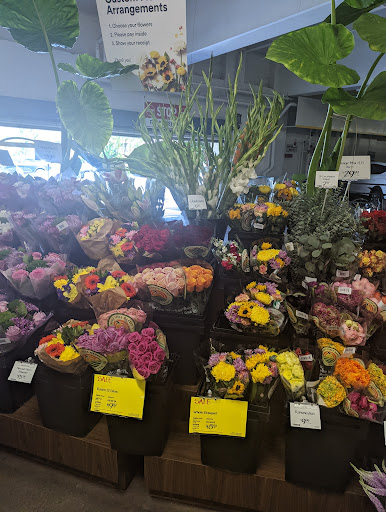 Grocery Store «Whole Foods Market», reviews and photos, 239 N Crescent Dr, Beverly Hills, CA 90210, USA