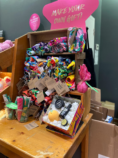 Cosmetics Store «Lush Cosmetics», reviews and photos, 7101 Democracy Blvd, Bethesda, MD 20817, USA