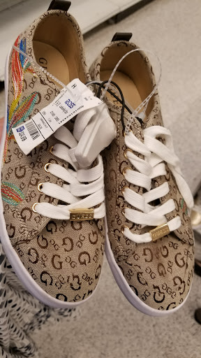 Clothing Store «Ross Dress for Less», reviews and photos, 2180 MacArthur Rd, Whitehall, PA 18052, USA