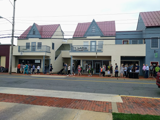 Donut Shop «B. Doughnut», reviews and photos, 7 Loudoun St SW, Leesburg, VA 20175, USA