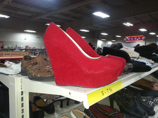 Thrift Store «Red Racks & Dav Thrift Stores», reviews and photos, 2855 S Kansas Expy, Springfield, MO 65807, USA