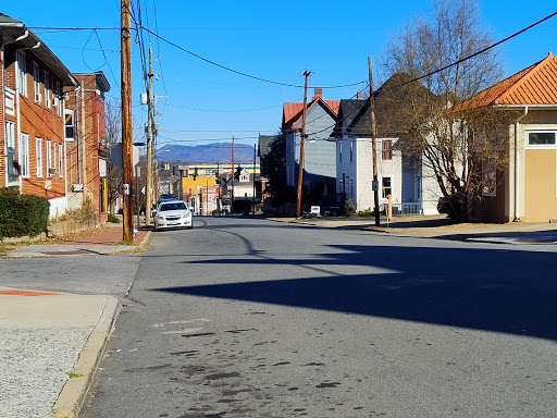 Grocery Store «Sunnyside Market», reviews and photos, 502 Mountain Ave SW, Roanoke, VA 24016, USA