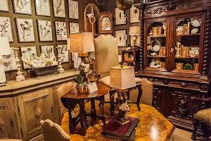 Woodson Antiques & Interiors image