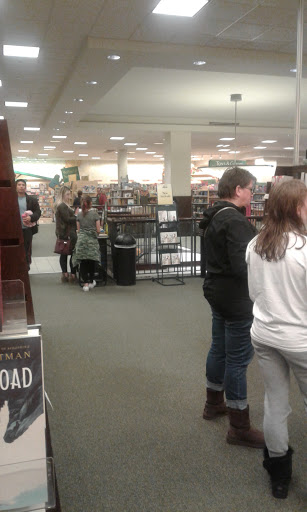 Book Store «Barnes & Noble Booksellers Clackamas Town Ctr Mall», reviews and photos, 12000 SE 82nd Ave, Portland, OR 97086, USA