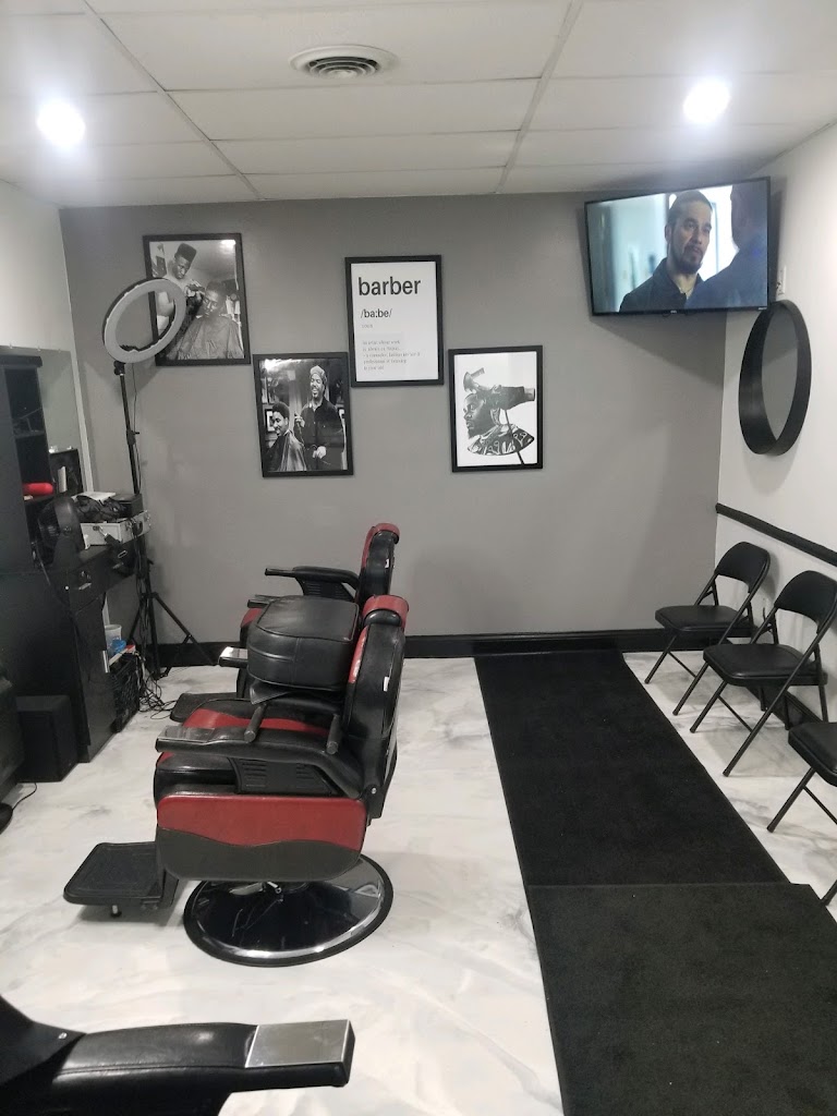 Dave the Master Barber @HMXL SUITES 44121