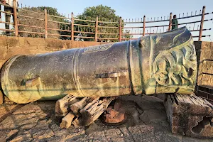 Malik-E-Maidan Cannon image