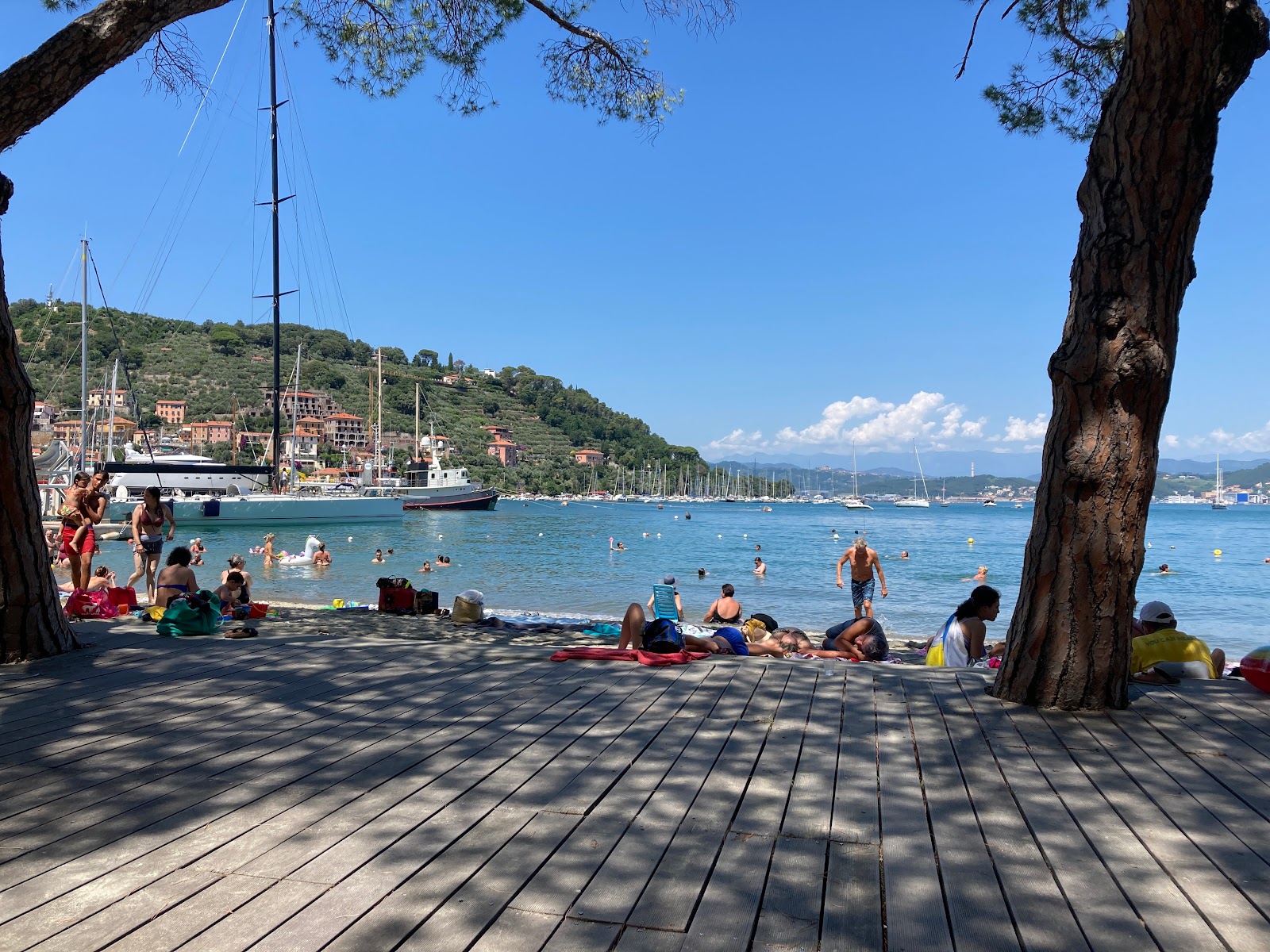 Foto van Spiaggia Giardini Pubblici met blauw puur water oppervlakte