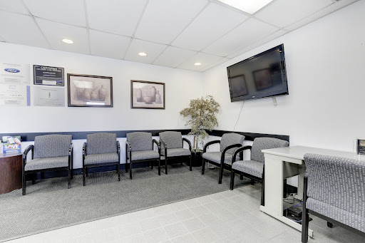 Auto Body Shop «Koons Ford Collision Center», reviews and photos, 430 Roosevelt Blvd, Falls Church, VA 22044, USA