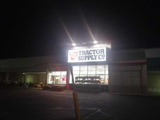 Home Improvement Store «Tractor Supply Co.», reviews and photos, 2202 N Park Rd, Connersville, IN 47331, USA