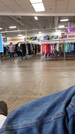 Thrift Store «16th & Indian School Goodwill Retail Store, Donation Center & Career Center», reviews and photos, 4005 N 16th St, Phoenix, AZ 85016, USA
