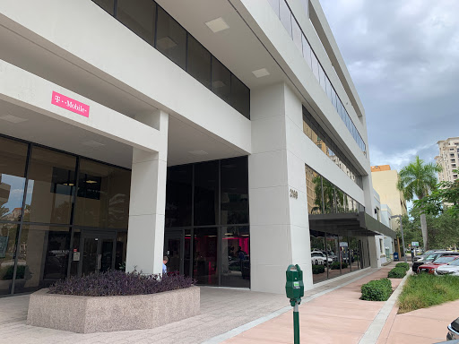 Cell Phone Store «T-Mobile», reviews and photos, 280 Alhambra Cir, Coral Gables, FL 33134, USA